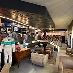 艾德米拉尔酒店