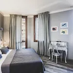Admiral Hotel